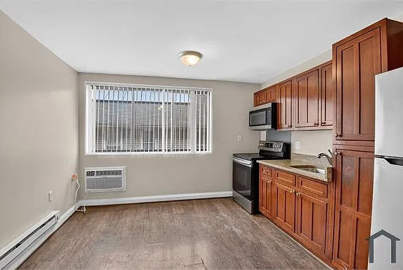 2 bed, 950 sqft, $2,475 — Photo 3