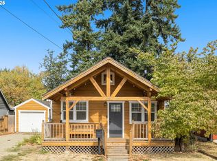 240 W Clarendon St, Gladstone, OR