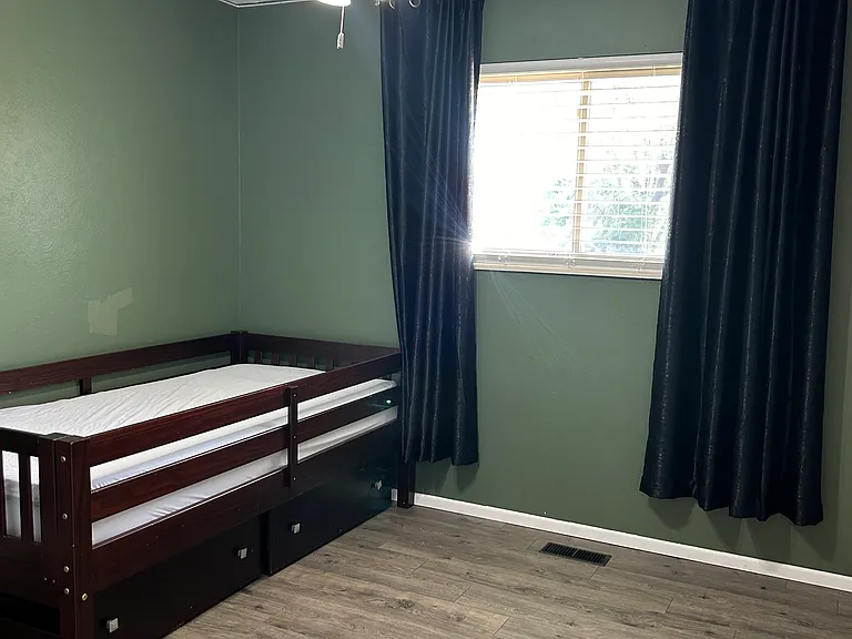 1184 Stanton St — Photo 15