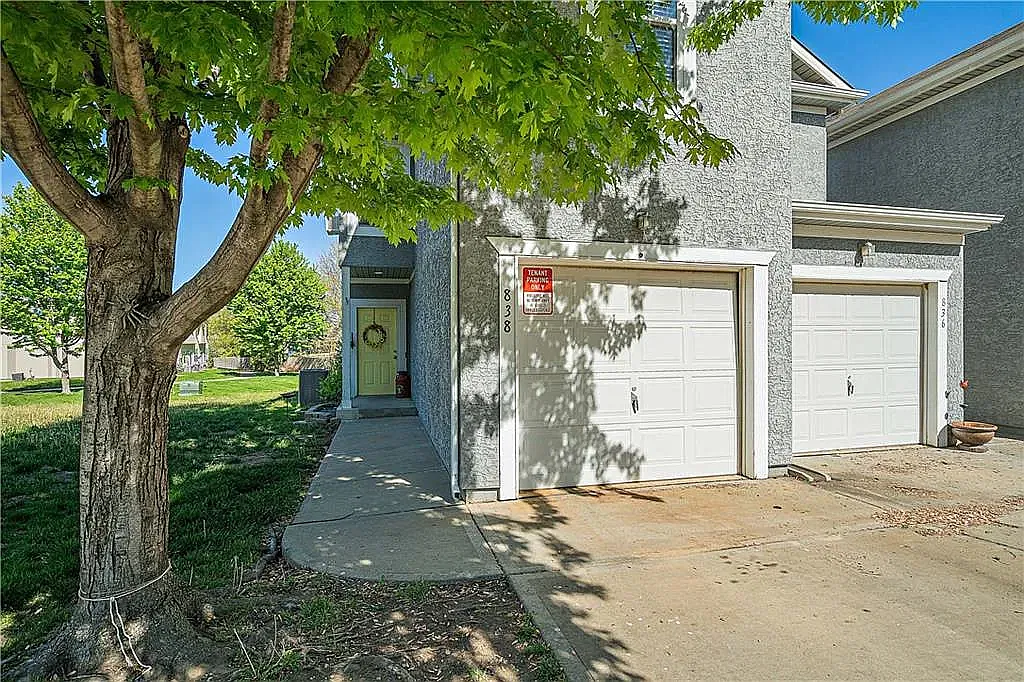 3 bed, 2.5 bath, 1445 sqft, $1,775 — Photo 1