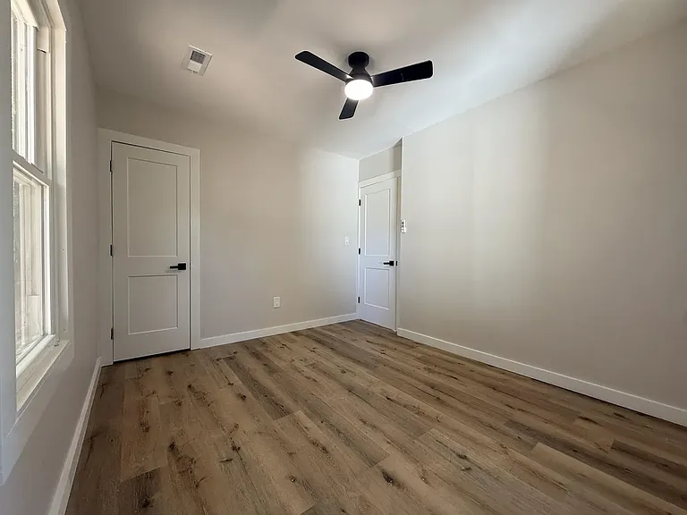 2403 Belden St — Photo 10