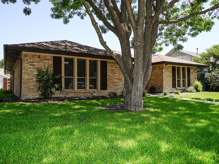 7113 Ridgeview Dr — Photo 2