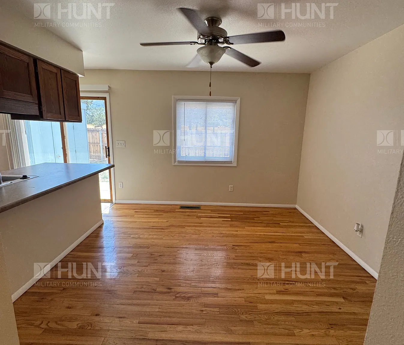3 bed, 1054 sqft, $2,000 — Photo 3