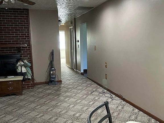5th image of 265 Polley St