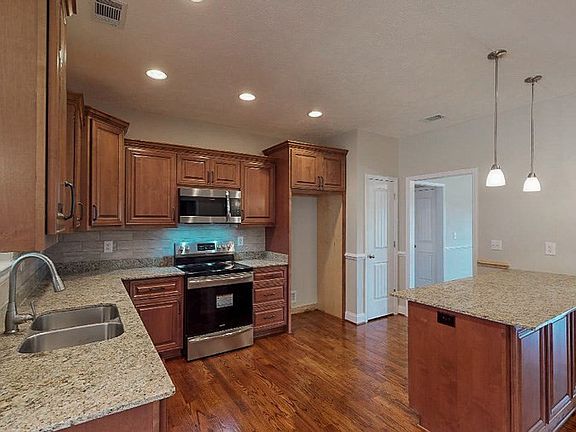 2nd image of 531 Summer Lake Drive