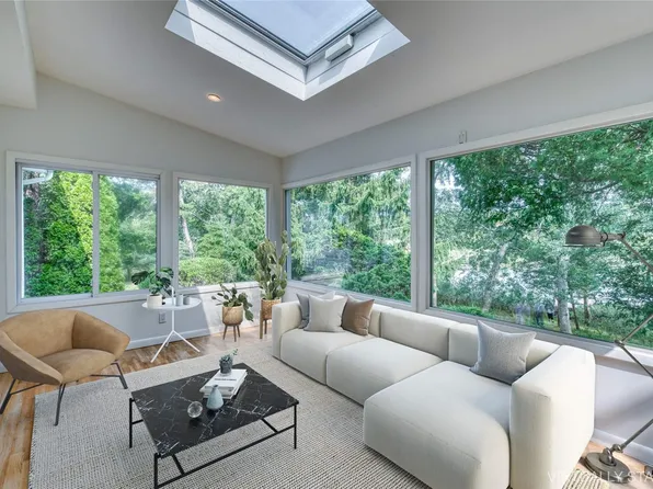 5 Indian Run, East Quogue, NY 11942