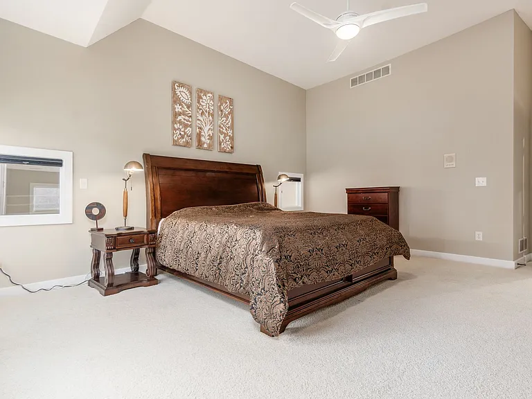 4602 Sandwich Ct — Photo 60