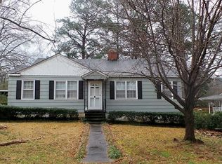 255 Beechwood Cir, Lagrange, GA 30240