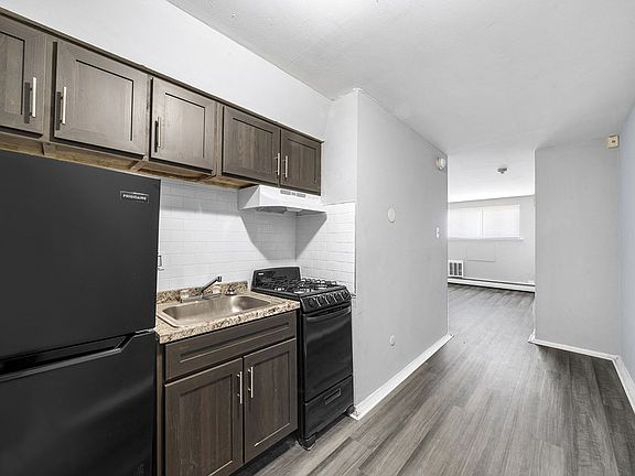 4th image of 7101 N 15th St #128