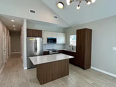 705 Deanne Dr #3 — Photo 8
