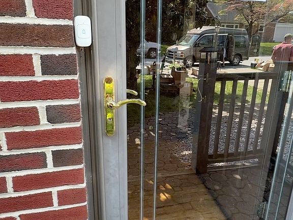 3rd image of 245 Eastland Ave