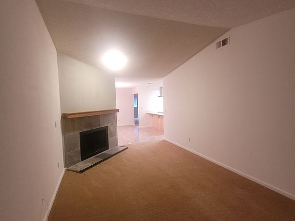 3rd image of 6820-6822 Folsom Oaks Ct