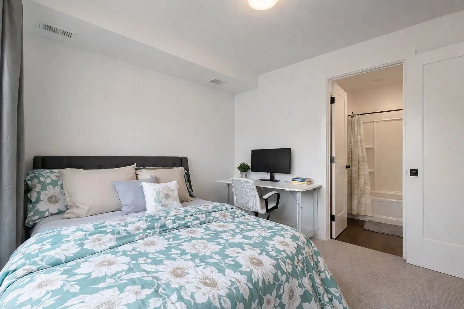 4 bed, 4.0 bath, $4,931 — Photo 3