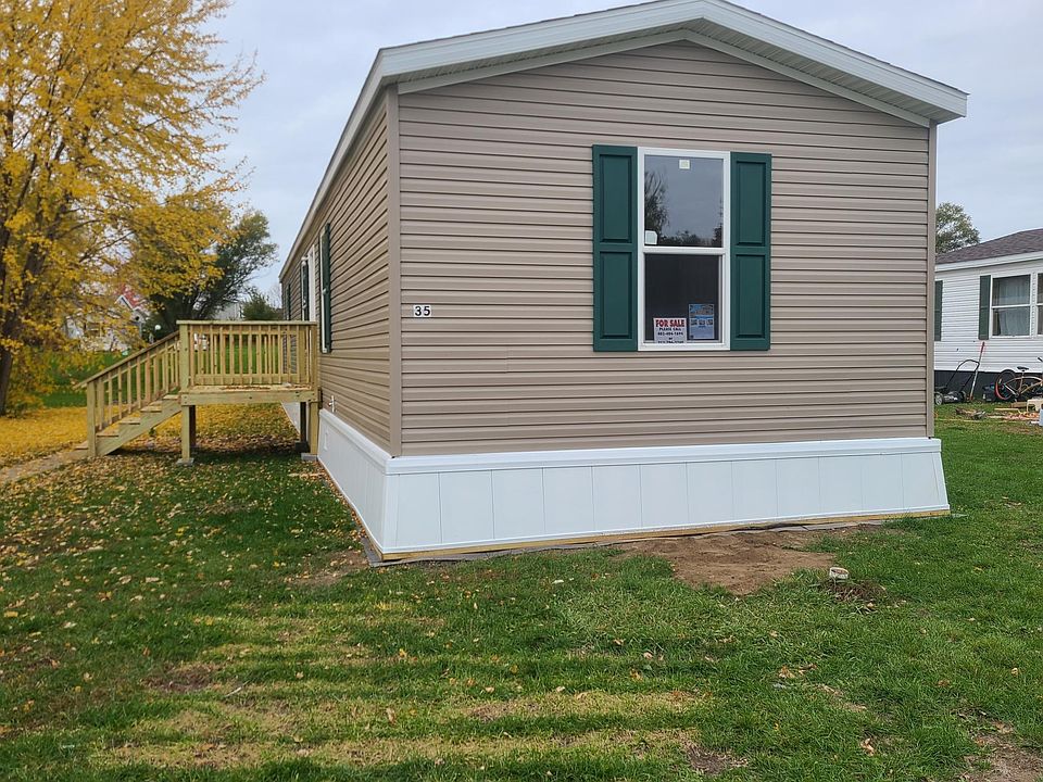 1st image of 35 Riverview Dr