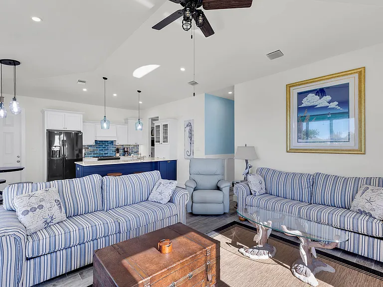 9 Beach Dr — Photo 5