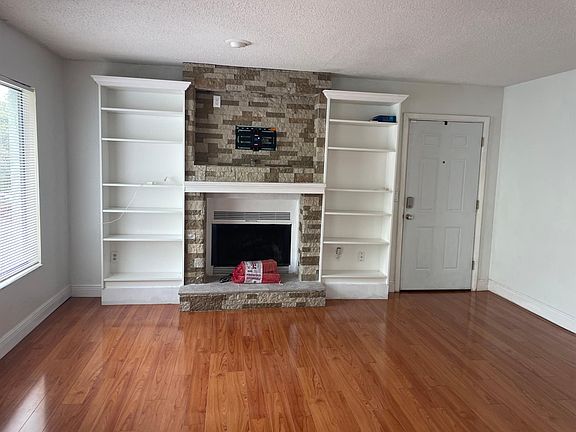 4th image of 5841 La Costa Dr #201