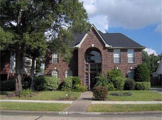 2626 Lakeway Dr, Seabrook, TX 77586