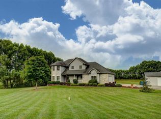 4414 Hollopeter Rd, Leo, IN 46765