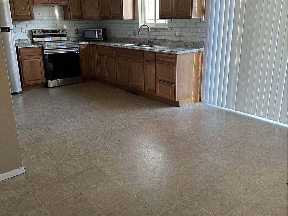1st image of 2056 Wedgewood Ct