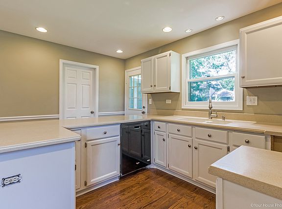 5th image of 380 Allison Ct