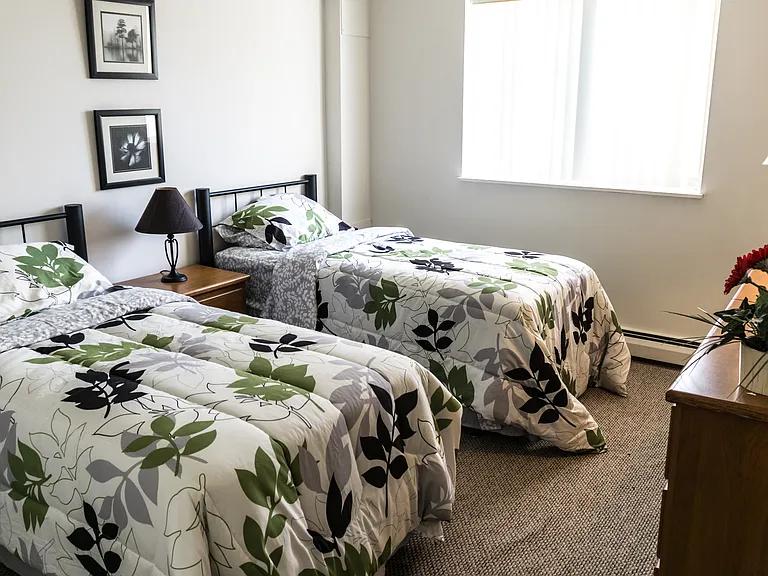 College Towers Apartments — Photo 56