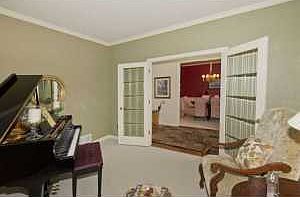 5th image of 3006 Walkerview Dr