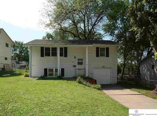 9705 Larimore Ave, Omaha, NE 68134