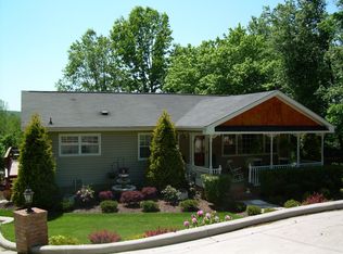 326 Whispering Hills Dr, Hendersonville, NC 28792