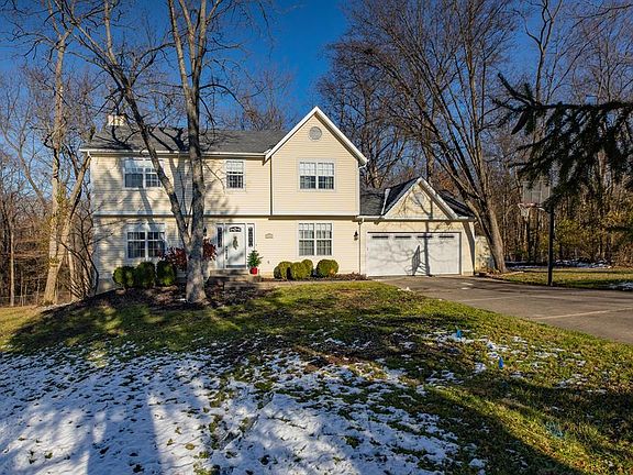 2nd image of 5922 Woodspoint Dr