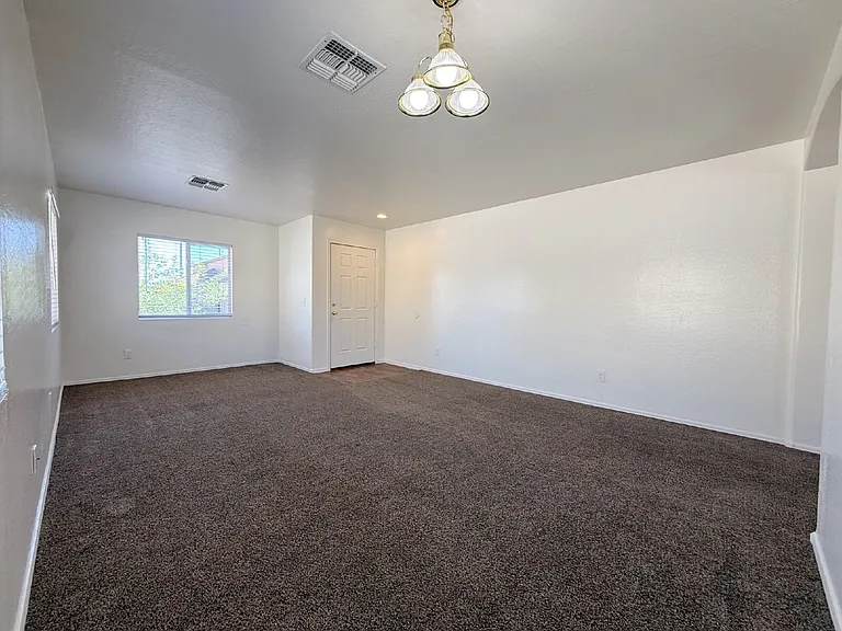 6036 W Wood St — Photo 9