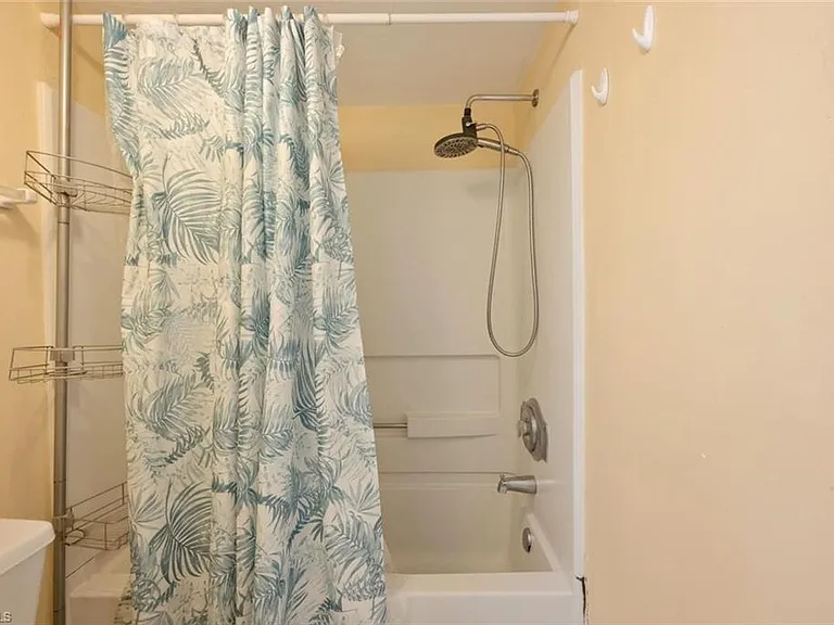 4010 Ice Castle Way #8 — Photo 16