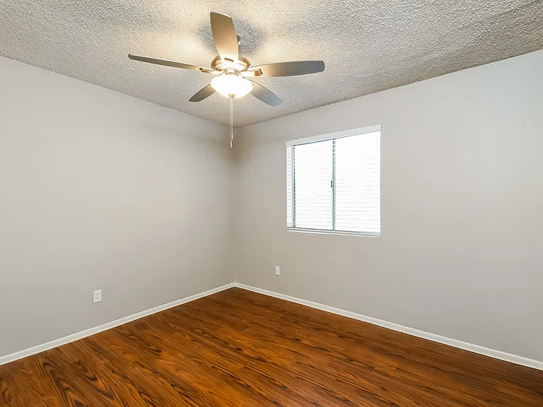 2301 E Butler St — Photo 12