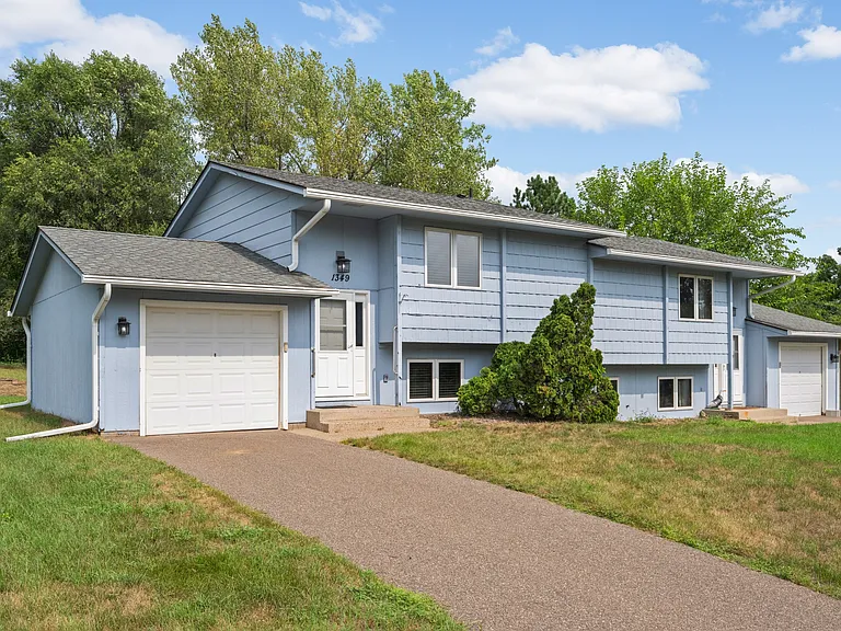 1349 Easter Ln — Photo 3