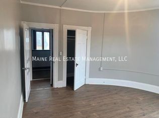 372 Hammond St APT 3, Bangor, ME 04401