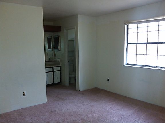 4th image of 3124 Huntington Woods Blvd