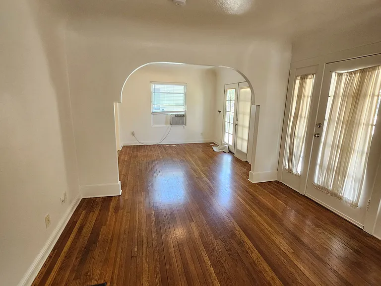 404 Plaza Serena — Photo 6