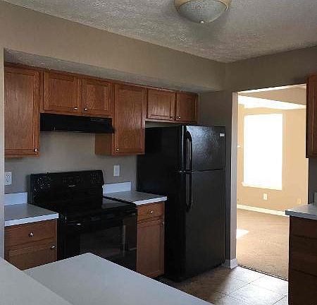 2nd image of 6828 Thousand Oaks Ln