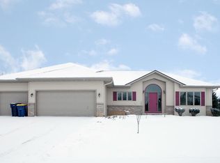2019 Grant Dr, Northfield, MN 55057
