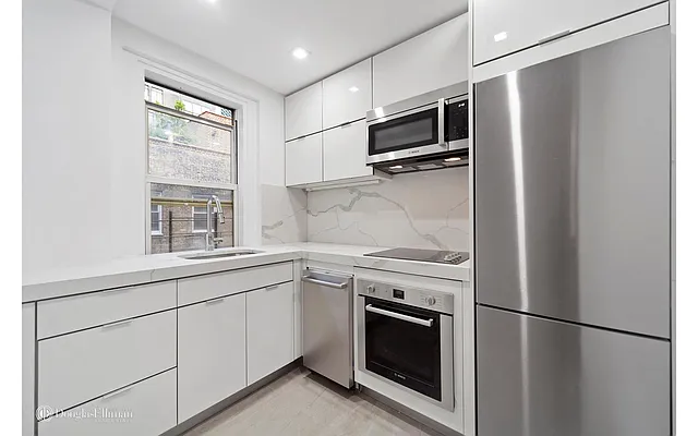 Sold by Douglas Elliman | media 15