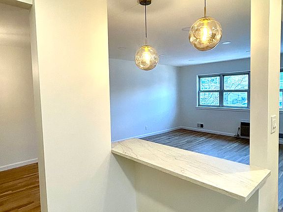 4th image of 2731 E 65th St #3