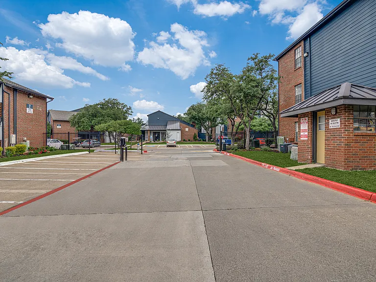 Raleigh At Towne Crossing — Photo 48