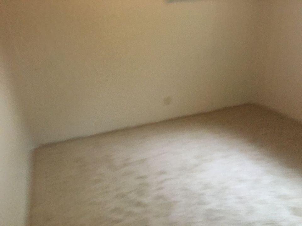 1st image of 1083 Sparks St N