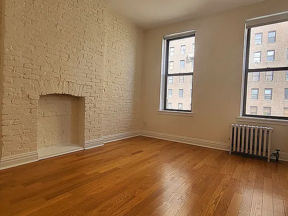 4th image of 206 W 106th St #68