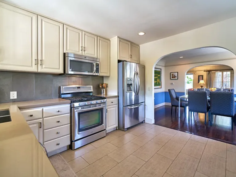 729 N Spaulding Ave — Photo 5