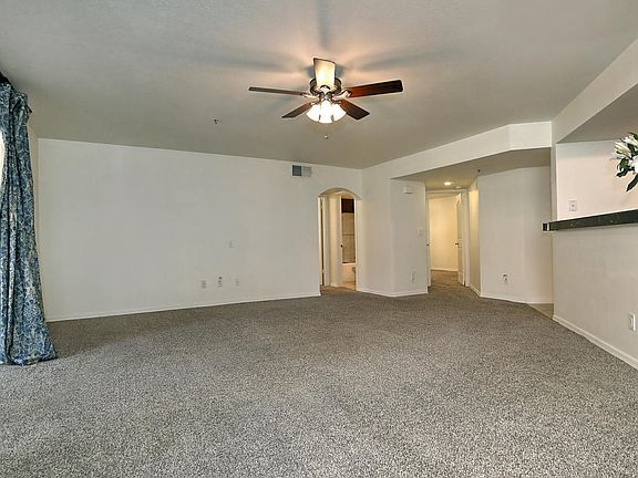 3rd image of 5104 N 32nd St Unit 135