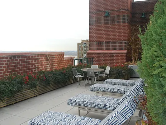 Rented by Sotheby's International Realty | media 30