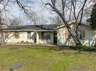 700 S Locust St, Venus, TX 76084