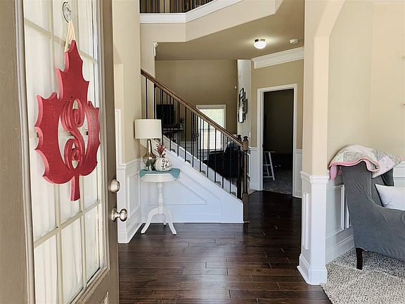 4th image of 113 Stoney Creek Dr