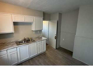 477 E 148th St #1, Cleveland, OH 44110