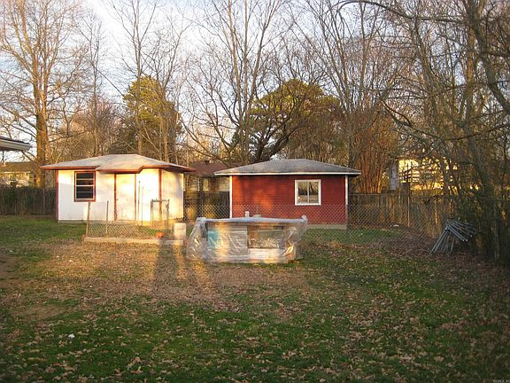 4th image of 108 Eve St S